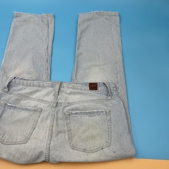 American Eagle Distressed Stripped Jeans - Picture 5 of 5